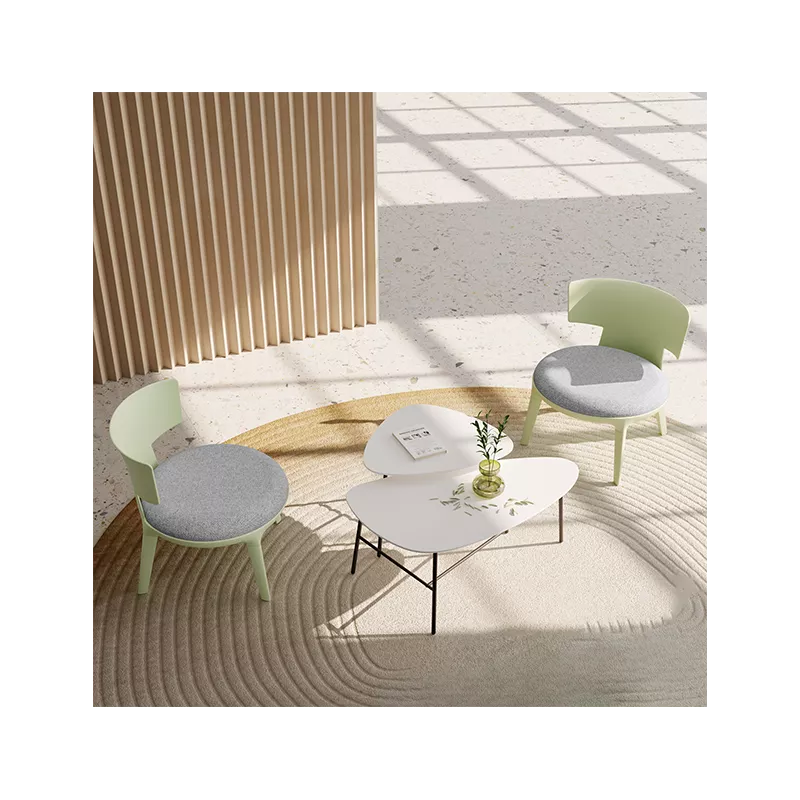 Ensemble de deux chauffeuses et tables d'appoint So Sharp