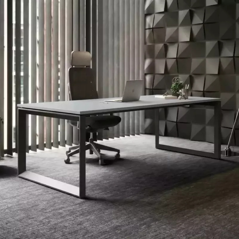 Bureau individuel, piètement fermé - So Sierro