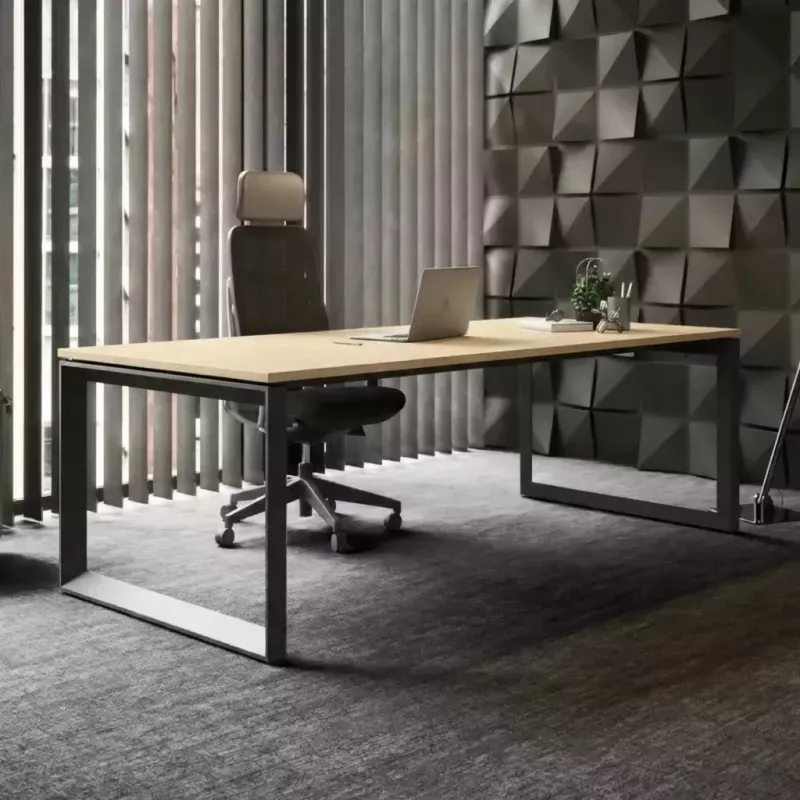 Bureau individuel, piètement fermé - So Sierro
