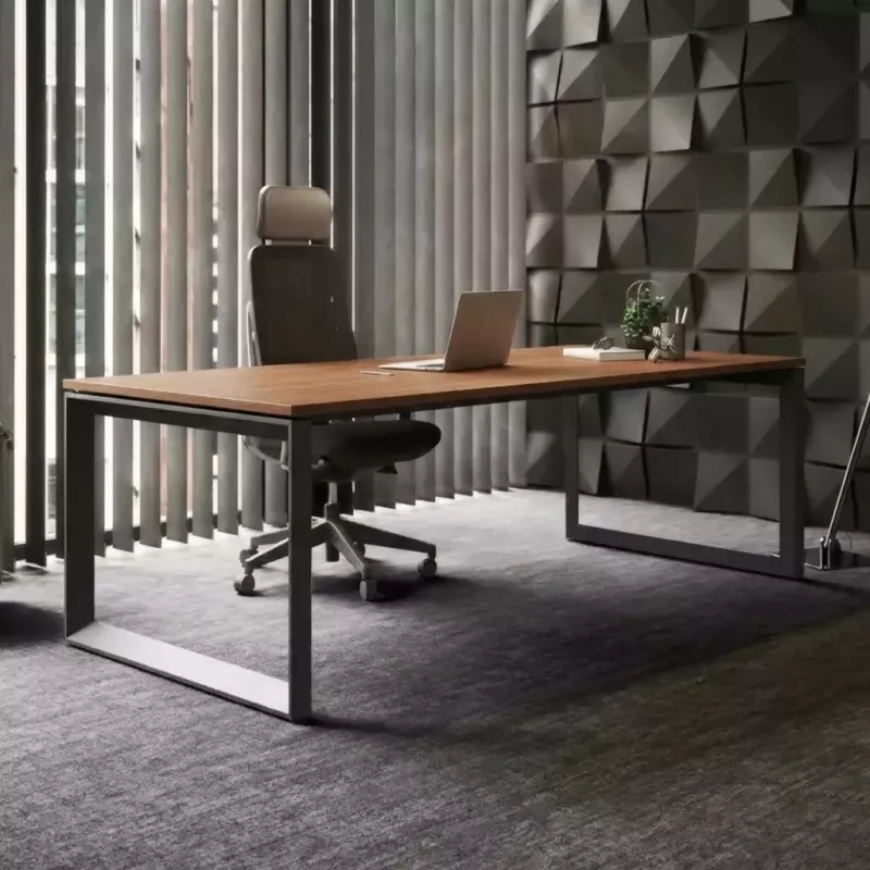 Bureau individuel, piètement fermé - So Sierro