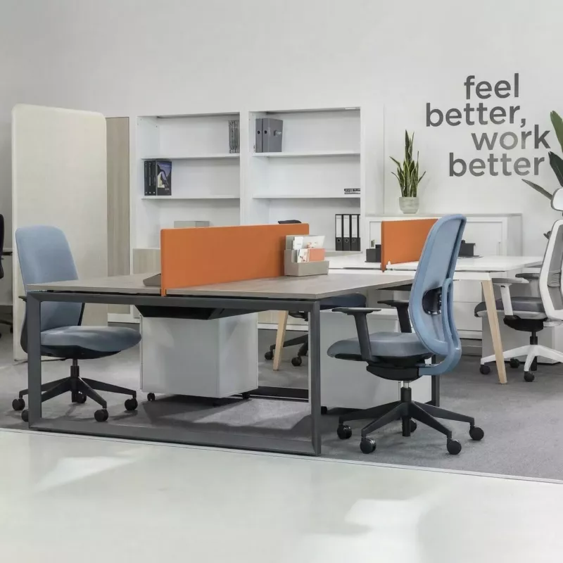 Bureau bench vis-à-vis, 2 postes, piètement fermé - So Sierro