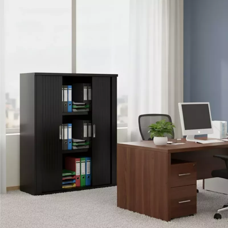 Armoire moyenne fermée, porte rideaux, hauteur 120 cm – So Madrid