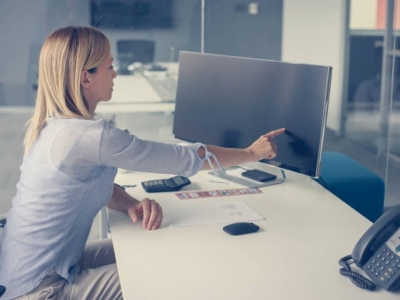 Les accessoires ergonomiques indispensables pour le bureau